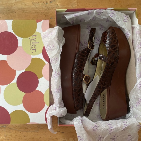 Richard Tyler Wedge Slingback - Picture 8 of 9